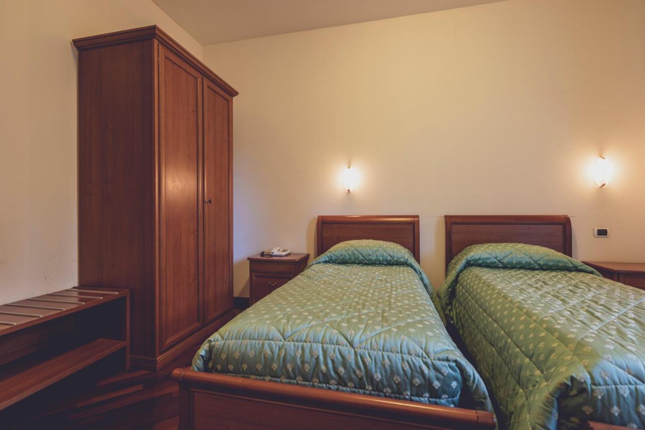 Albergo Ristorante Pasqui Rocca San Casciano Екстериор снимка