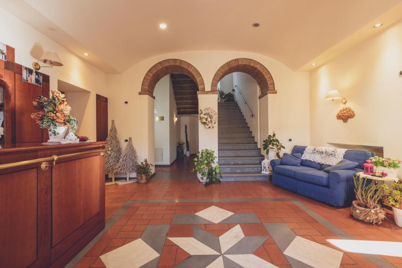 Albergo Ristorante Pasqui Rocca San Casciano Екстериор снимка