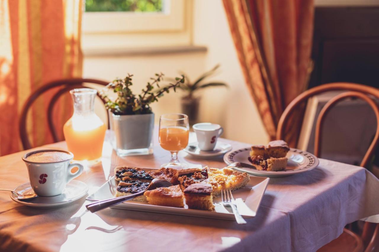 Albergo Ristorante Pasqui Rocca San Casciano Екстериор снимка